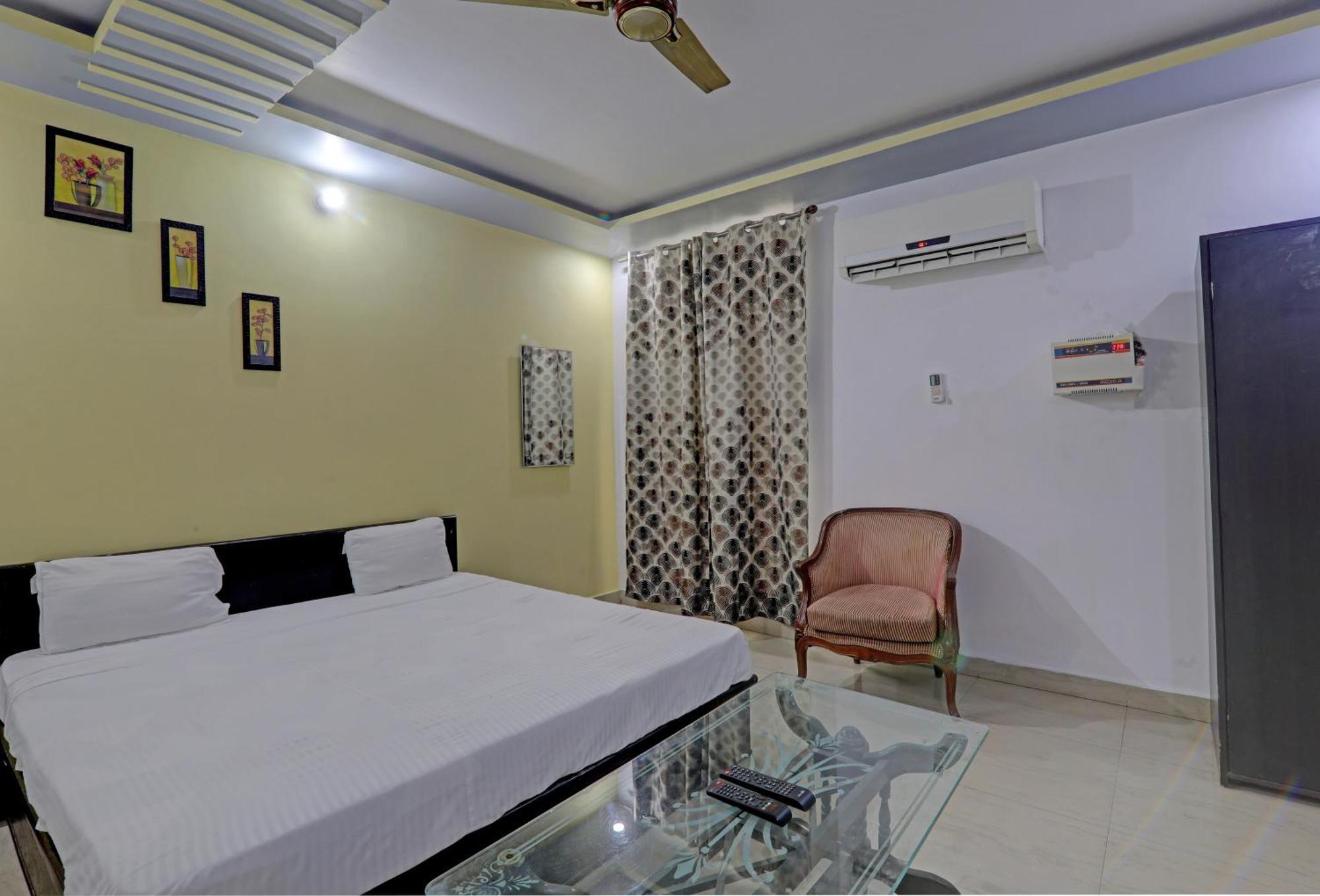 Hotel O Sri Krishna Palace Lucknow